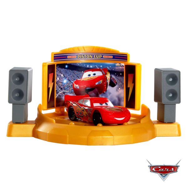 Disney Cars Pista de Acrobacias e Salto Copa Piston Autobrinca Online